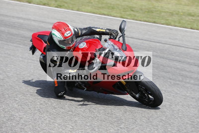 /27 12.06.2025 Ducati Schweiz Trackday Warmup  ADR/gelb-jeaune/ohne